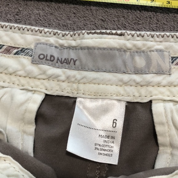 OLD NAVY KHAKI SKIRT WITH POCKETS SIZE 6 - Picture 4 of 7